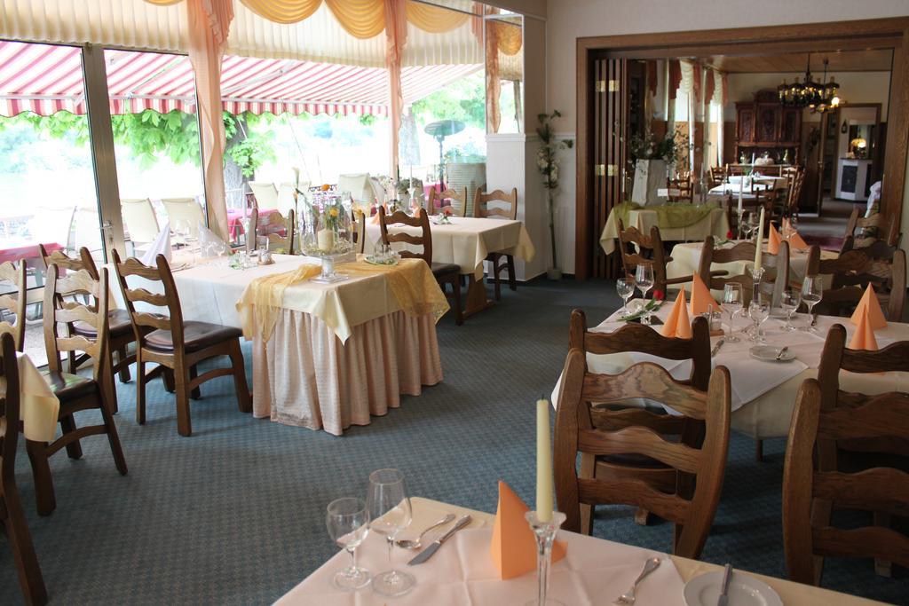 אדיגר-אלר Moselromantik-Hotel Zum Loewen מראה חיצוני תמונה