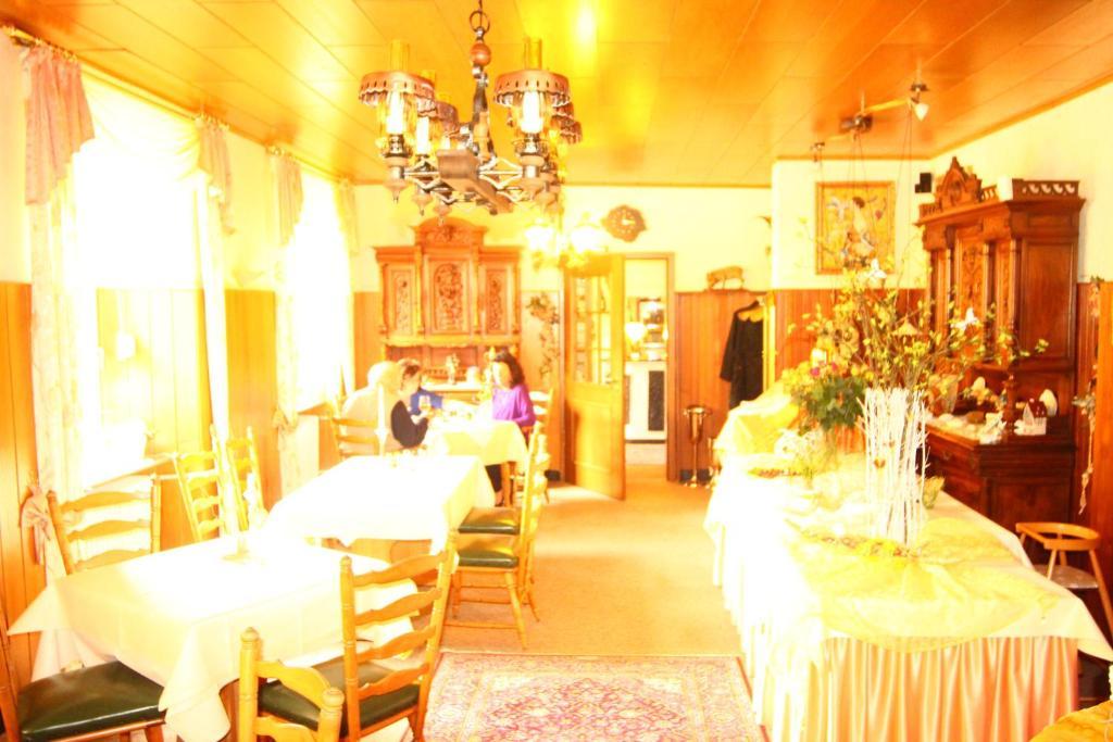 אדיגר-אלר Moselromantik-Hotel Zum Loewen חדר תמונה