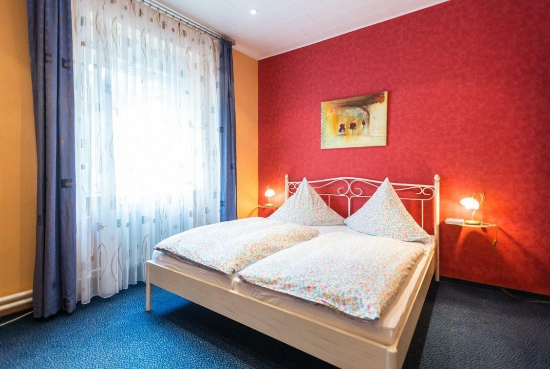 אדיגר-אלר Moselromantik-Hotel Zum Loewen מראה חיצוני תמונה